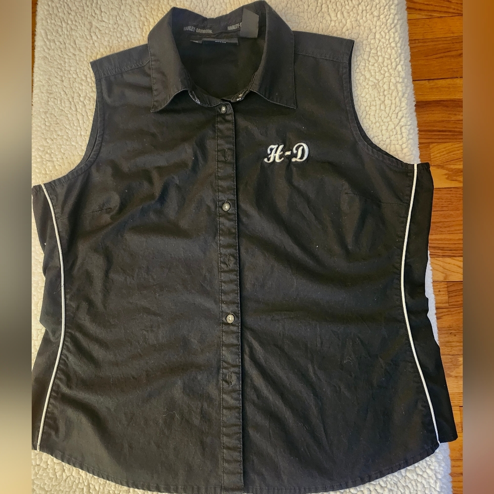 EUC Harley Davidson Sleeveless Button Up Top